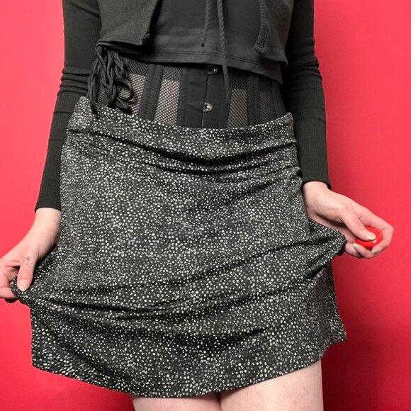 seg’ments luxe / Black and white polkadot midi skort 🖤🤍 - Picture 2 of 4